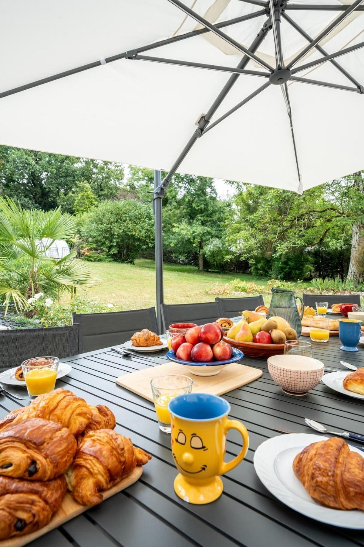 Villa Le Clos Des Moriers 2 From Paris-piscine-12 Pers *